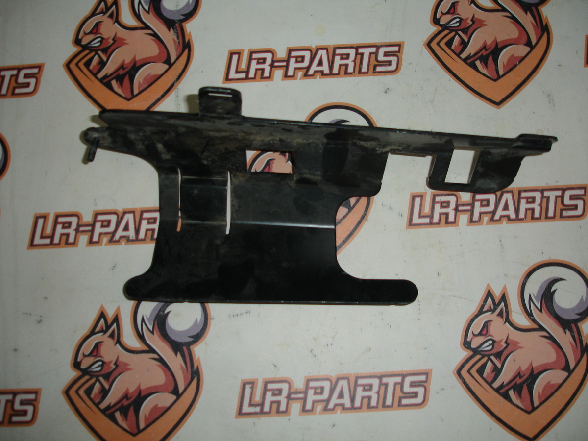 LR086930 Кронштейн проводки двигуна
